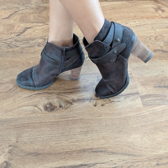 Crown Vintage Booties - Picture 2 of 3